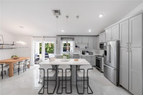 Villa ou maison à vendre à Cape Coral, Floride: 3 chambres, 165.83 m2 № 1800680 - photo 12