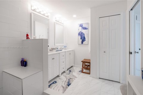 Villa ou maison à vendre à Cape Coral, Floride: 3 chambres, 165.83 m2 № 1800680 - photo 28