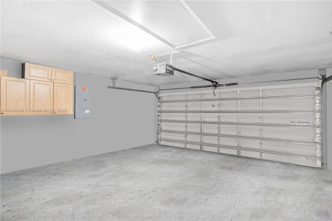 Villa ou maison à vendre à Cape Coral, Floride: 3 chambres, 165.83 m2 № 1800680 - photo 30