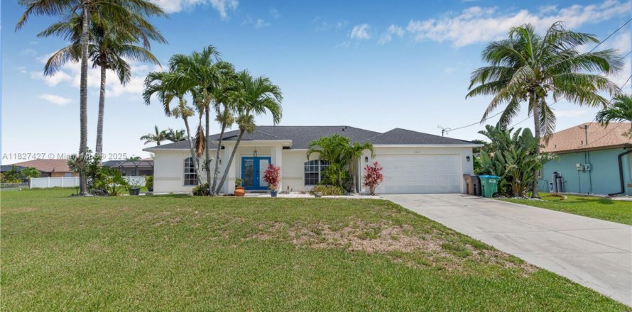 Villa ou maison à Cape Coral, Floride 3 chambres, 165.83 m2 № 1800680