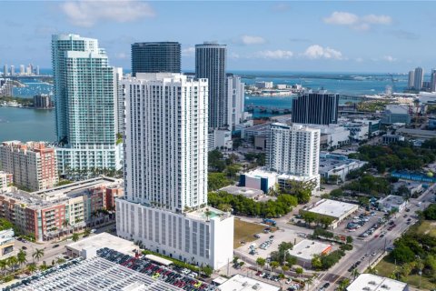 Apartamento en alquiler en Miami, Florida, 43.11 m2 № 1936934 - foto 1