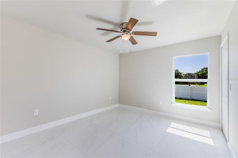 House in Lehigh Acres, Florida 3 bedrooms, 139.73 sq.m. № 2231426 - photo 24