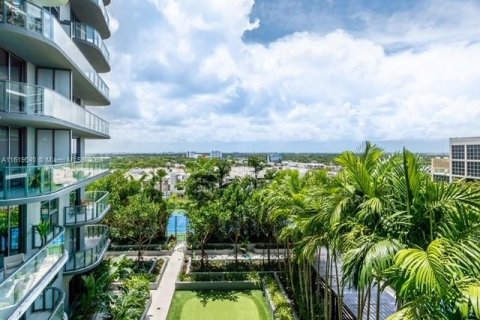 Condo in Miami, Florida, 1 bedroom  № 1940467 - photo 10