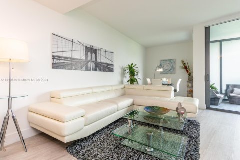 Condo in Miami, Florida, 1 bedroom  № 1940467 - photo 6