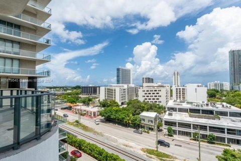 Condo in Miami, Florida, 1 bedroom  № 1940467 - photo 9