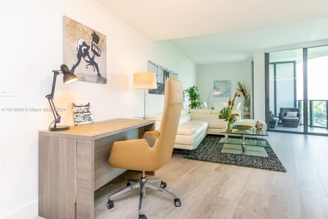 Condo in Miami, Florida, 1 bedroom  № 1940467 - photo 3