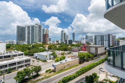Condo in Miami, Florida, 1 bedroom  № 1940467 - photo 16