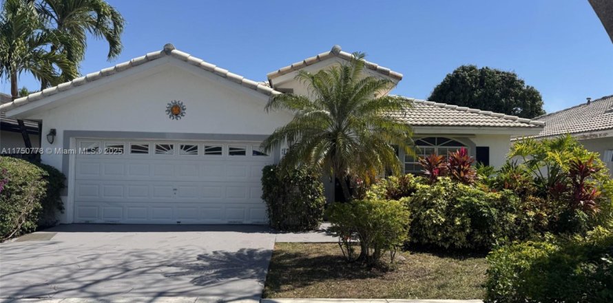 House in Miami, Florida 4 bedrooms, 165.83 sq.m. № 1585115