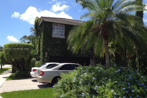 House in Miami, Florida 4 bedrooms, 193.24 sq.m. № 2152790 - photo 18