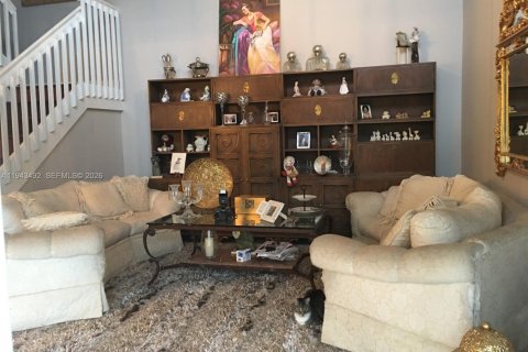 House in Miami, Florida 4 bedrooms, 193.24 sq.m. № 2152790 - photo 8