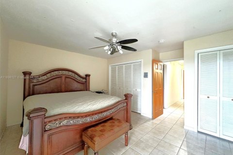 Adosado en venta en Hialeah, Florida, 2 dormitorios, 162.76 m2 № 1819906 - foto 23