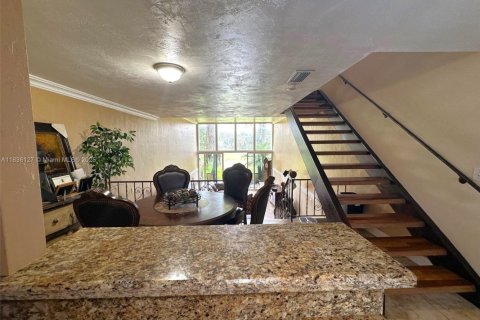 Adosado en venta en Hialeah, Florida, 2 dormitorios, 162.76 m2 № 1819906 - foto 5