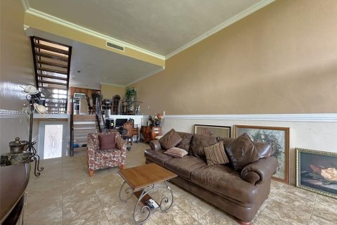 Adosado en venta en Hialeah, Florida, 2 dormitorios, 162.76 m2 № 1819906 - foto 9