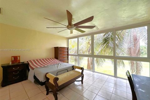 Adosado en venta en Hialeah, Florida, 2 dormitorios, 162.76 m2 № 1819906 - foto 14