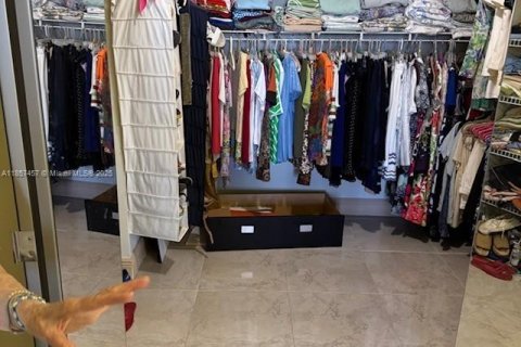 Condominio en alquiler en Aventura, Florida, 2 dormitorios, 126.44 m2 № 1960224 - foto 9