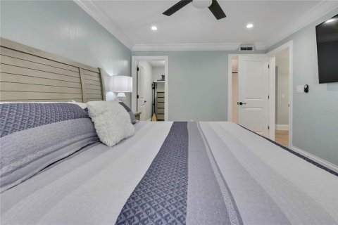 Condo in Crystal River, Florida, 2 bedrooms № 2378328 - photo 16