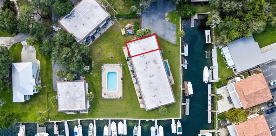 Condo in Crystal River, Florida, 2 bedrooms № 2378328