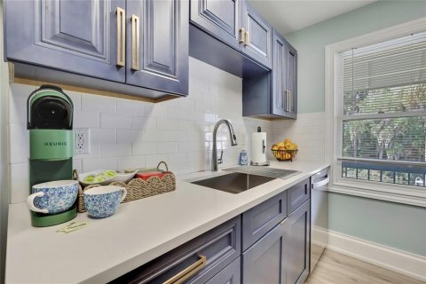 Condo in Crystal River, Florida, 2 bedrooms № 2378328 - photo 7