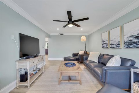 Condo in Crystal River, Florida, 2 bedrooms № 2378328 - photo 10