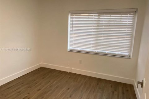 Снять в аренду кондоминиум в Майами, Флорида 2 спальни, 67.35м2, № 1992021 - фото 10