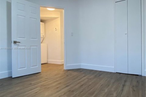 Снять в аренду кондоминиум в Майами, Флорида 2 спальни, 67.35м2, № 1992021 - фото 11