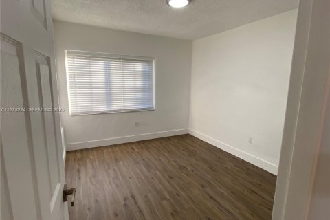 Снять в аренду кондоминиум в Майами, Флорида 2 спальни, 67.35м2, № 1992021 - фото 7