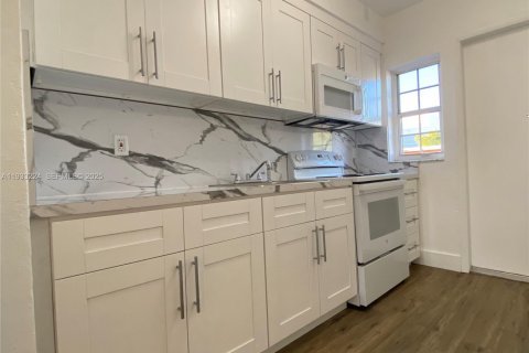 Снять в аренду кондоминиум в Майами, Флорида 2 спальни, 67.35м2, № 1992021 - фото 5