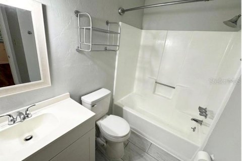 Condominio en alquiler en Gainesville, Florida, 2 dormitorios, 81.2 m2 № 1906419 - foto 13