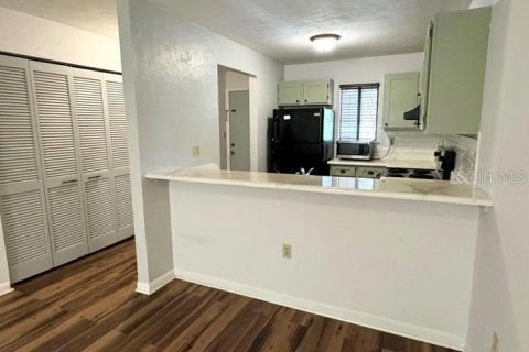 Condominio en alquiler en Gainesville, Florida, 2 dormitorios, 81.2 m2 № 1906419 - foto 5