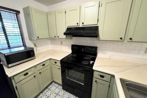 Condominio en alquiler en Gainesville, Florida, 2 dormitorios, 81.2 m2 № 1906419 - foto 3