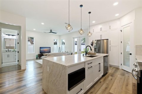 Villa ou maison à vendre à Saint Petersburg, Floride: 4 chambres, 217.48 m2 № 2415134 - photo 11