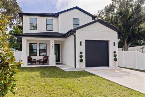 Villa ou maison à Saint Petersburg, Floride 4 chambres, 217.48 m2 № 2415134