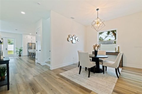 Villa ou maison à vendre à Saint Petersburg, Floride: 4 chambres, 217.48 m2 № 2415134 - photo 4