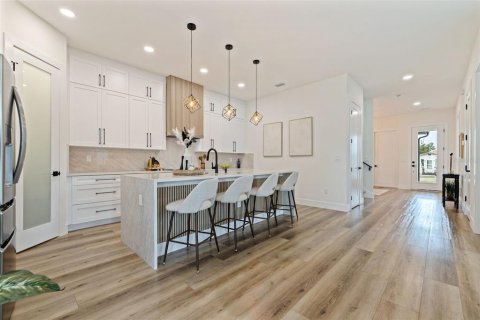 Villa ou maison à vendre à Saint Petersburg, Floride: 4 chambres, 217.48 m2 № 2415134 - photo 9