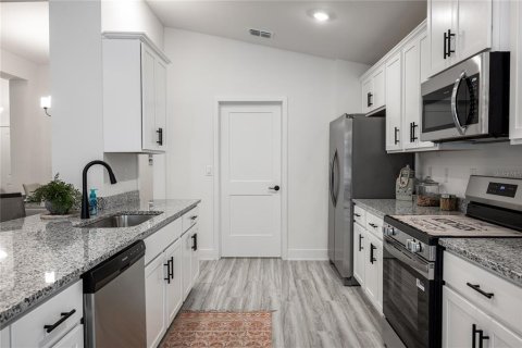 House in Alachua, Florida 3 bedrooms, 181.62 sq.m. № 2093372 - photo 12