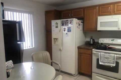 Touwnhouse à vendre à Boca Raton, Floride: 3 chambres, 149.02 m2 № 2249328 - photo 7