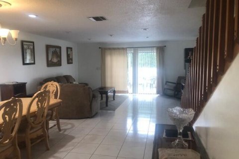 Touwnhouse à vendre à Boca Raton, Floride: 3 chambres, 149.02 m2 № 2249328 - photo 2