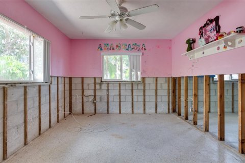 House in Palm Harbor, Florida 3 bedrooms, 141.4 sq.m. № 1673597 - photo 19