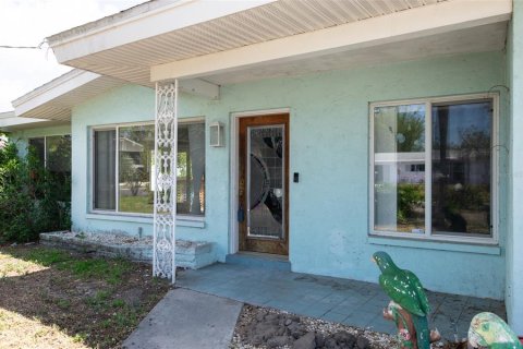 House in Palm Harbor, Florida 3 bedrooms, 141.4 sq.m. № 1673597 - photo 3