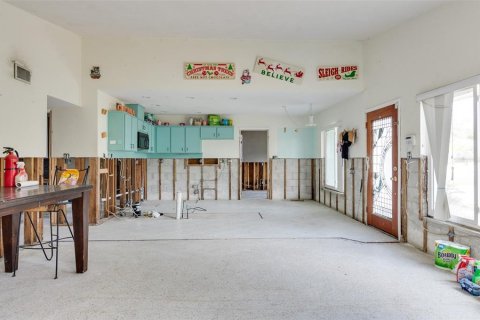 House in Palm Harbor, Florida 3 bedrooms, 141.4 sq.m. № 1673597 - photo 9