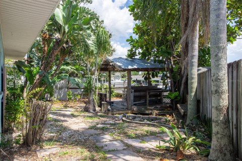 House in Palm Harbor, Florida 3 bedrooms, 141.4 sq.m. № 1673597 - photo 22