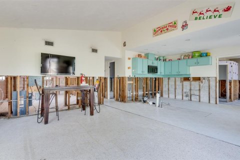 House in Palm Harbor, Florida 3 bedrooms, 141.4 sq.m. № 1673597 - photo 7