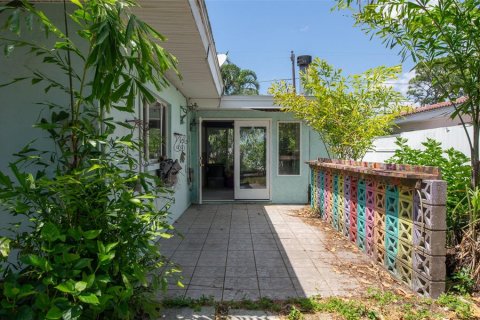 House in Palm Harbor, Florida 3 bedrooms, 141.4 sq.m. № 1673597 - photo 24