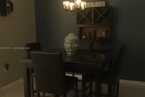 Townhouse in Miami, Florida 3 bedrooms, 157.38 sq.m. № 1995897 - photo 6