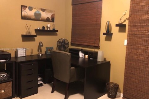 Townhouse in Miami, Florida 3 bedrooms, 157.38 sq.m. № 1995897 - photo 16