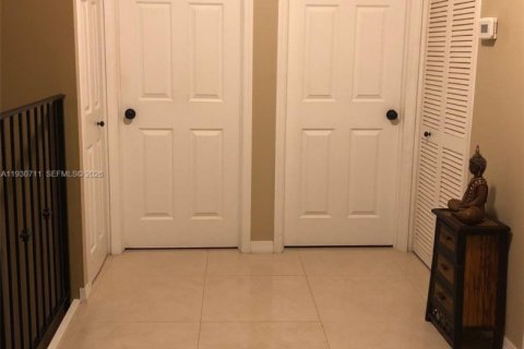 Townhouse in Miami, Florida 3 bedrooms, 157.38 sq.m. № 1995897 - photo 20