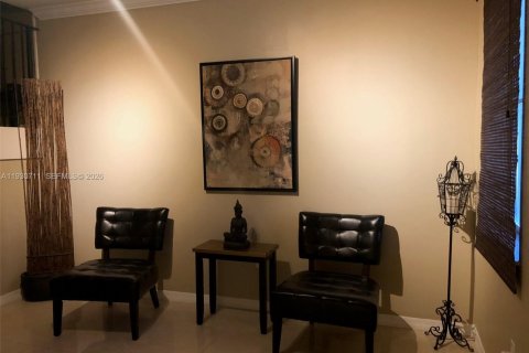 Townhouse in Miami, Florida 3 bedrooms, 157.38 sq.m. № 1995897 - photo 2