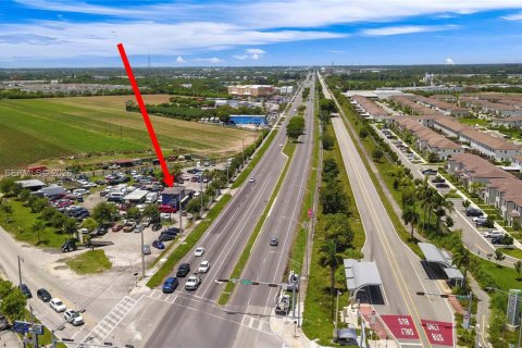 Commercial property in Homestead, Florida № 2276366 - photo 7