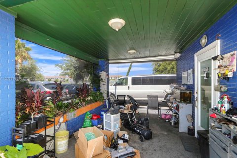 Commercial property in Homestead, Florida № 2276366 - photo 18