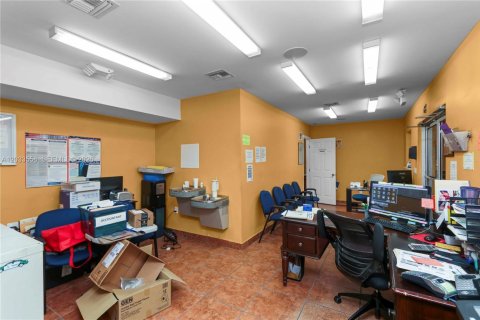 Commercial property in Homestead, Florida № 2276366 - photo 21